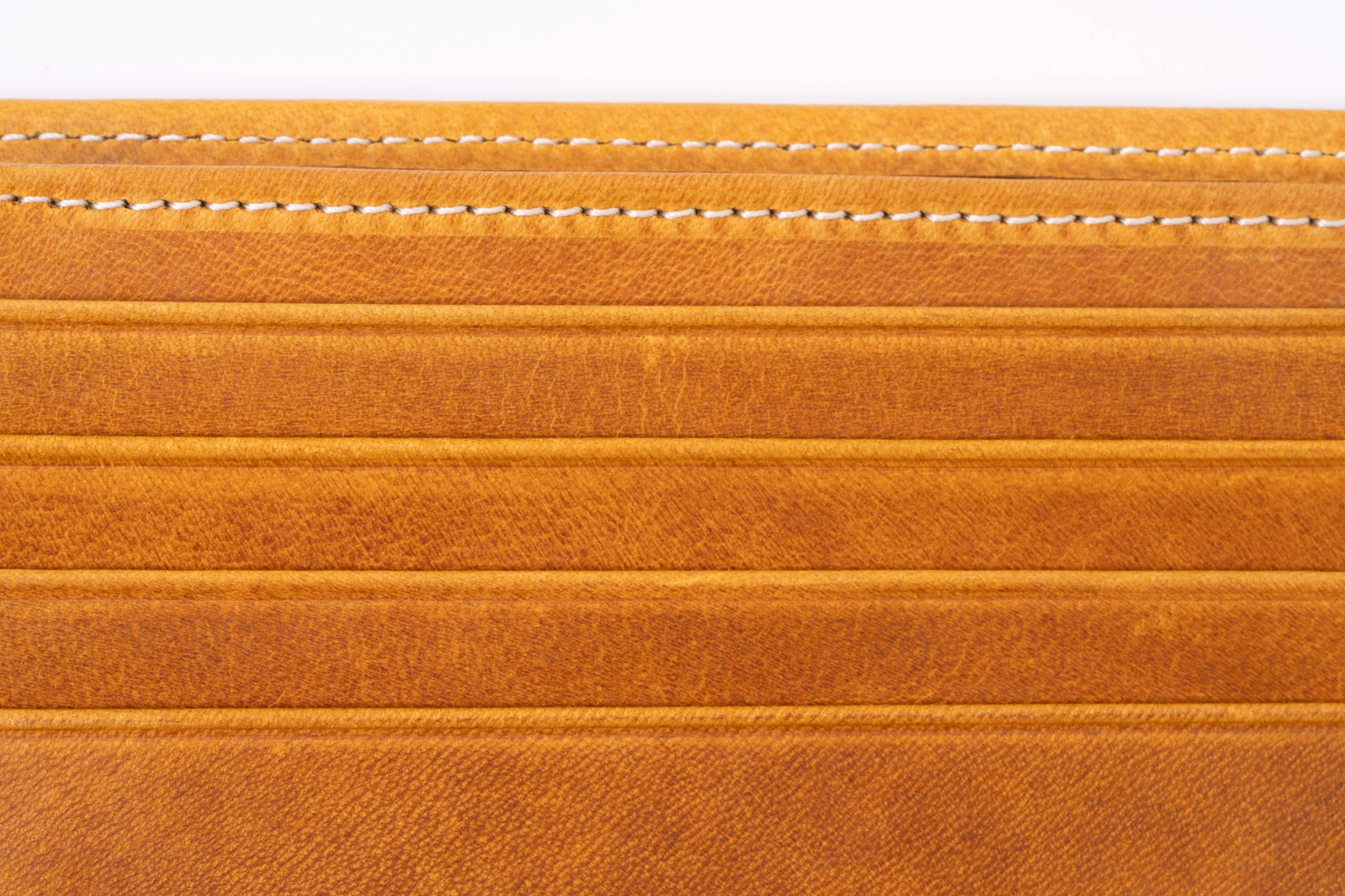 Le Grand 10 Card Vintage Gold Full-Grain Leather Wallet - Image 11