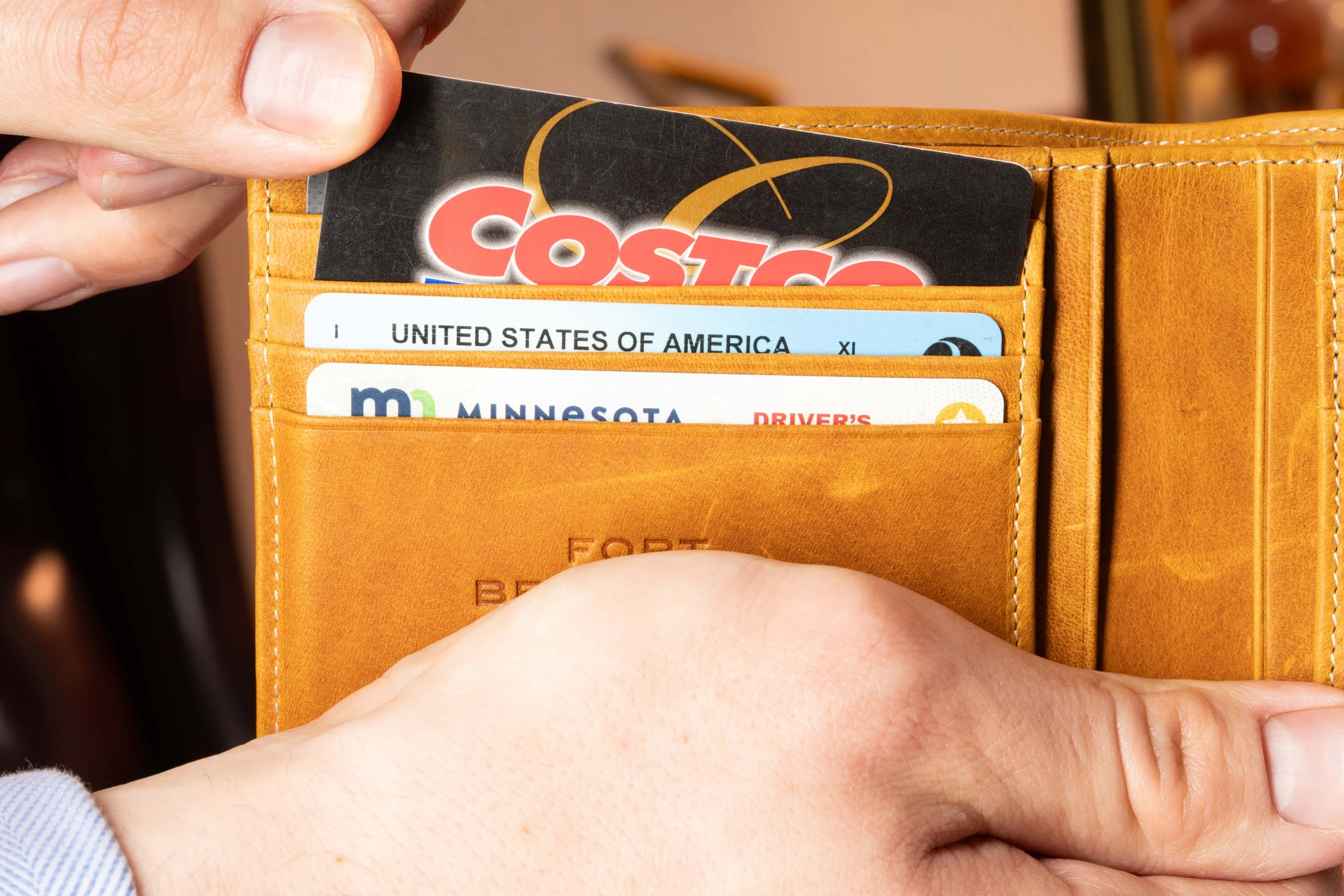 Le Grand 10 Card Vintage Gold Full-Grain Leather Wallet - Image 14