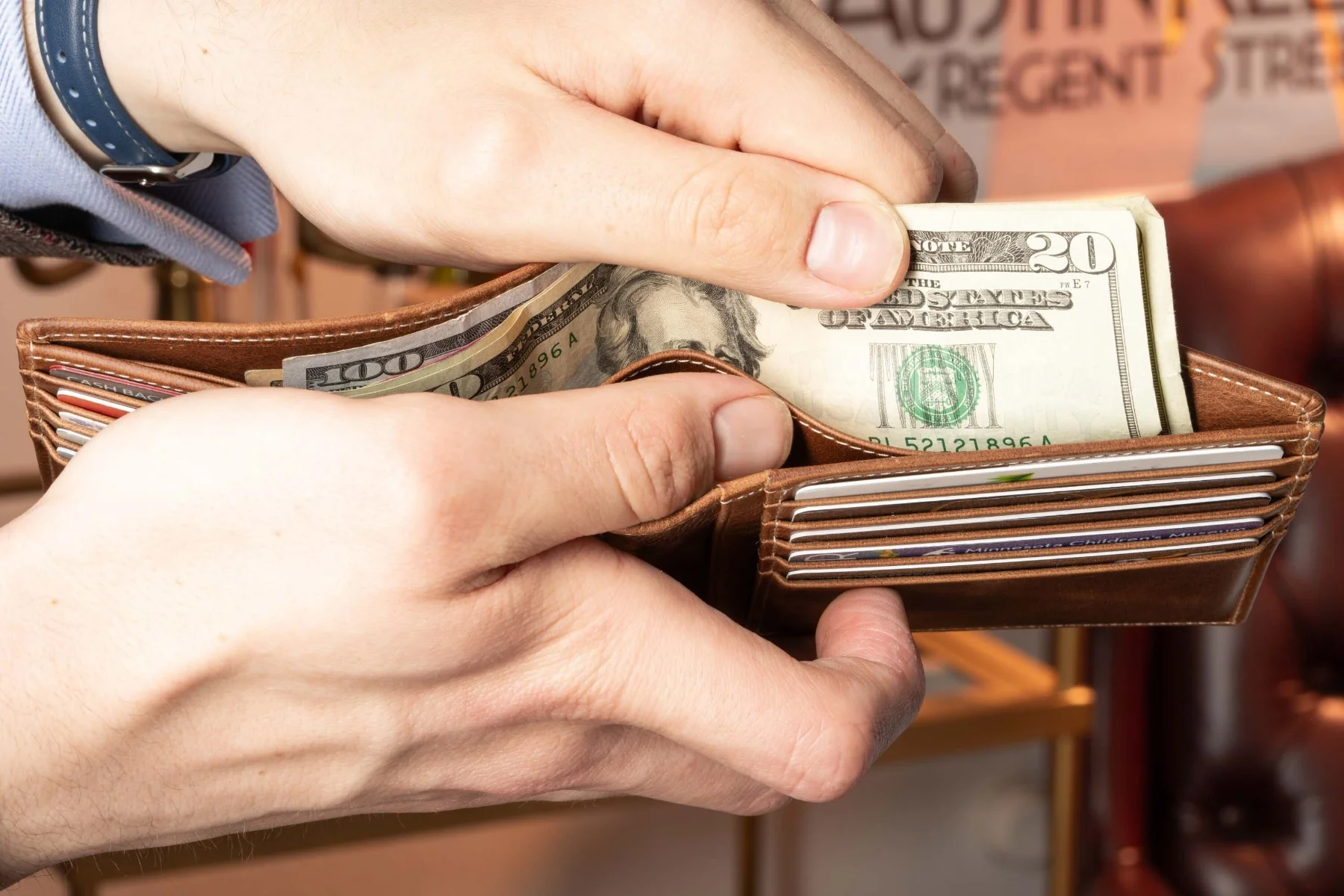 Le Grand 10 Card Saddle Brown Montecristo Leather Wallet - Image 7