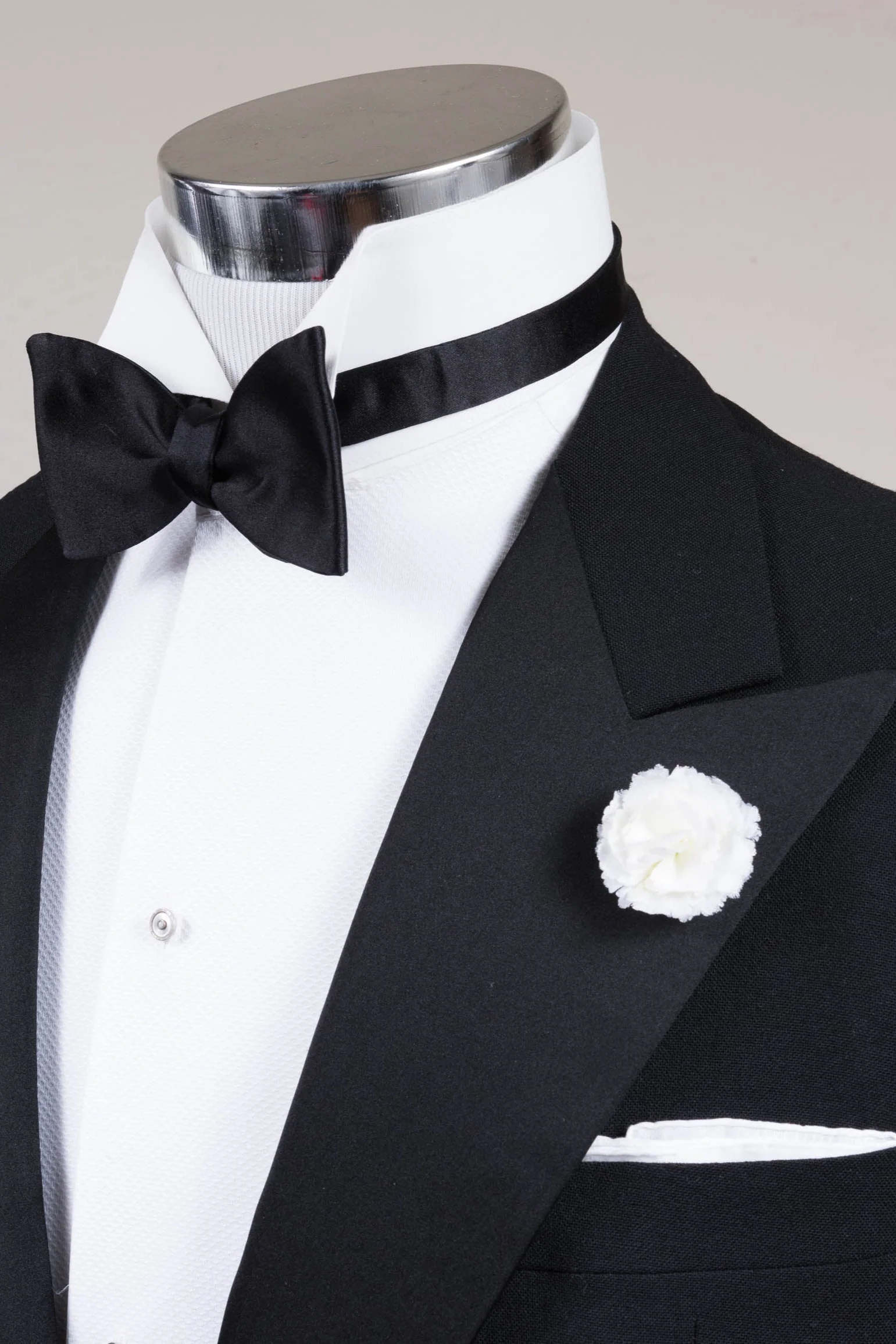 Aspiring Gent Boutonnieres Bundle - Image 10