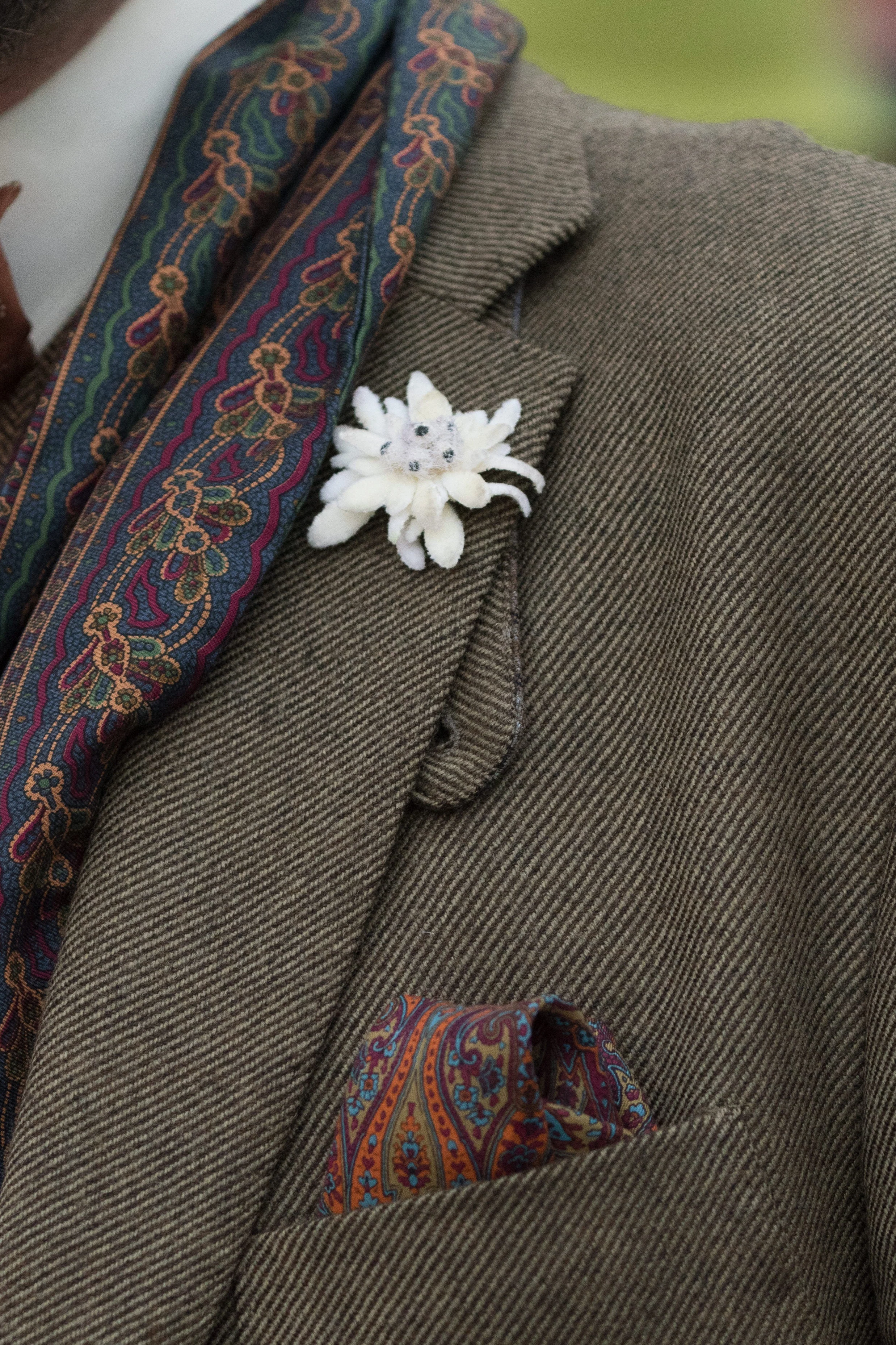 Best Sellers Boutonnieres Bundle - Image 3