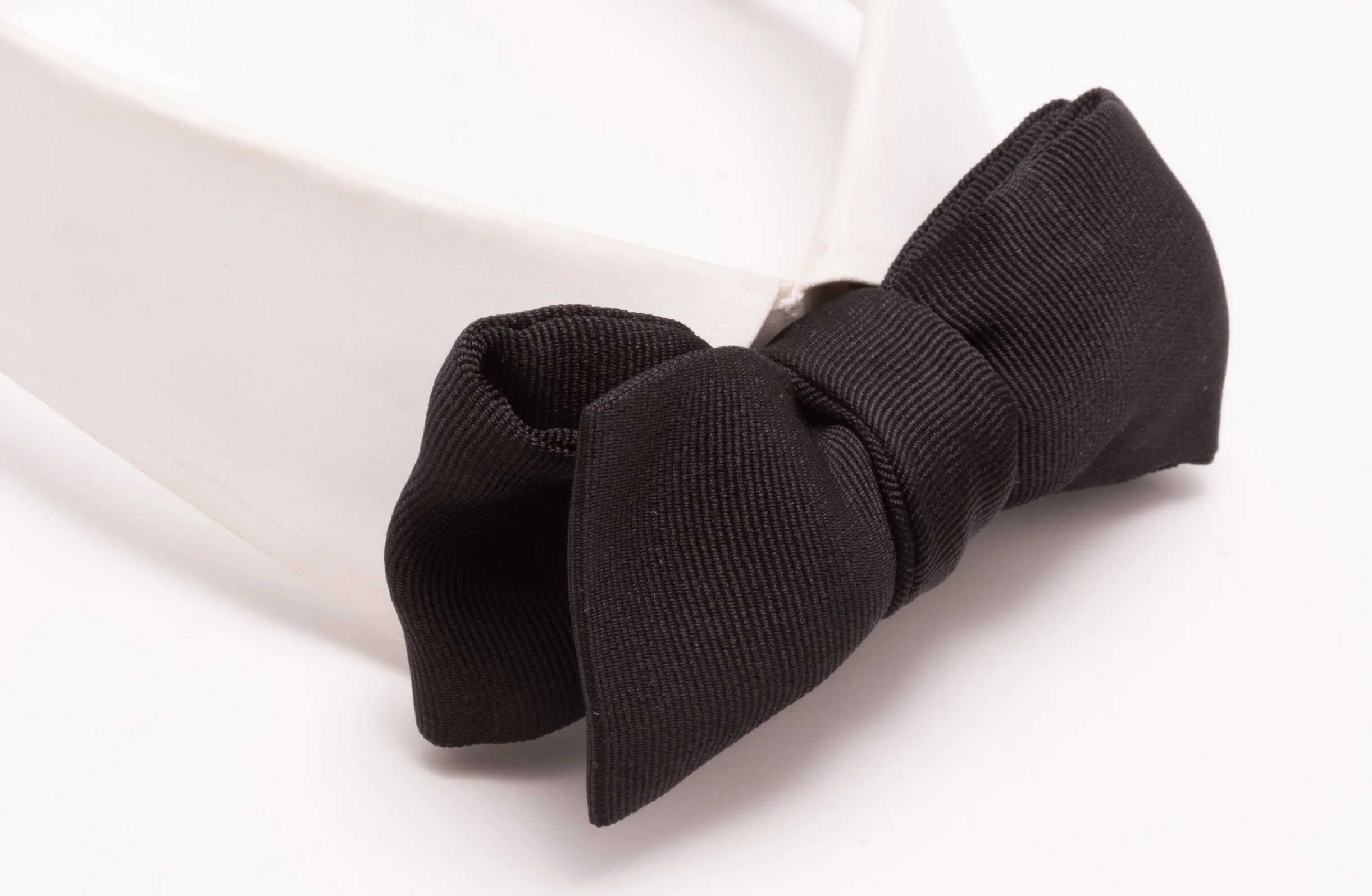 Black Batwing Silk Faille Grosgrain Bow Tie - Image 6