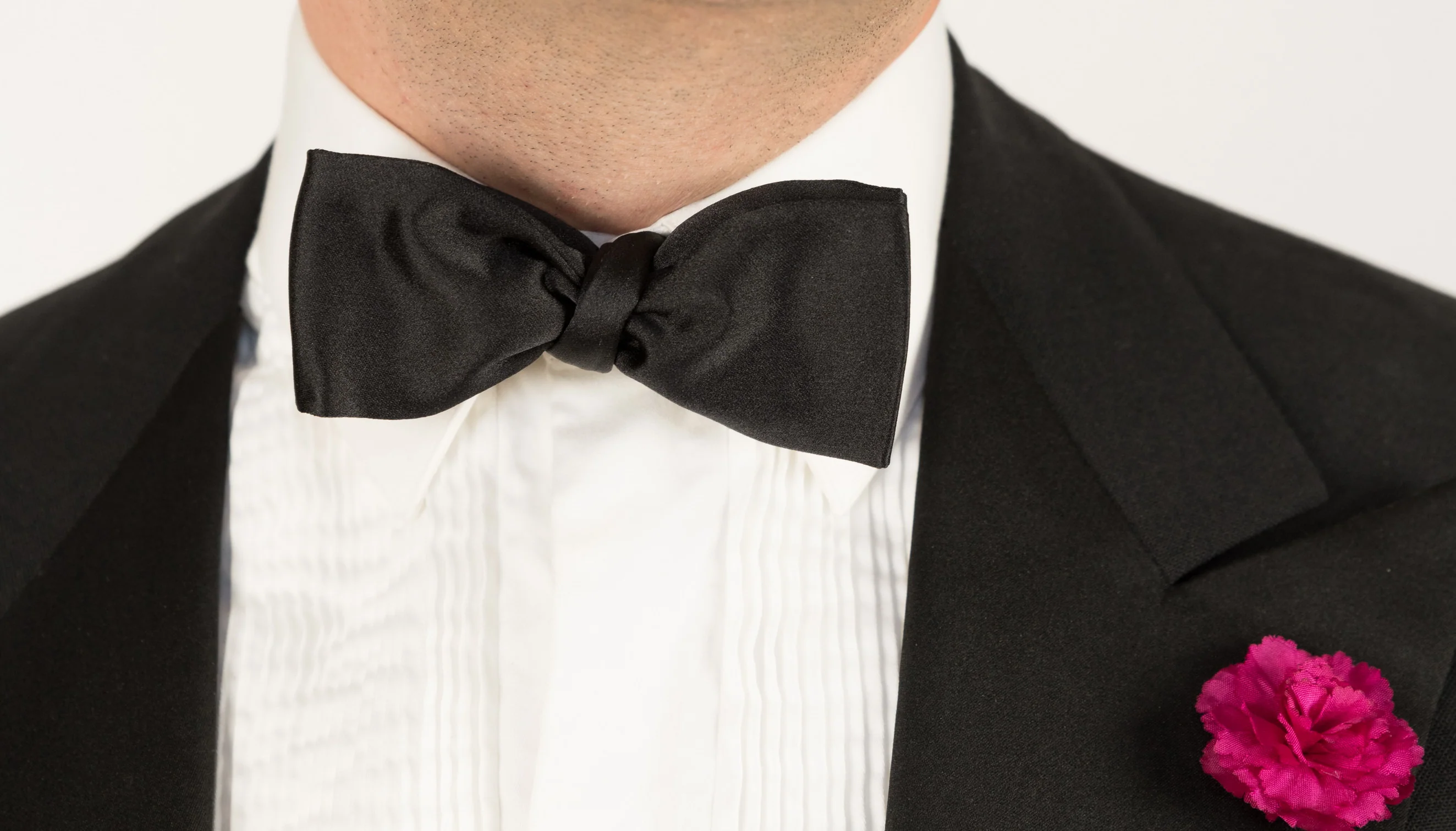 Black Batwing Silk Satin Bow Tie - Image 3