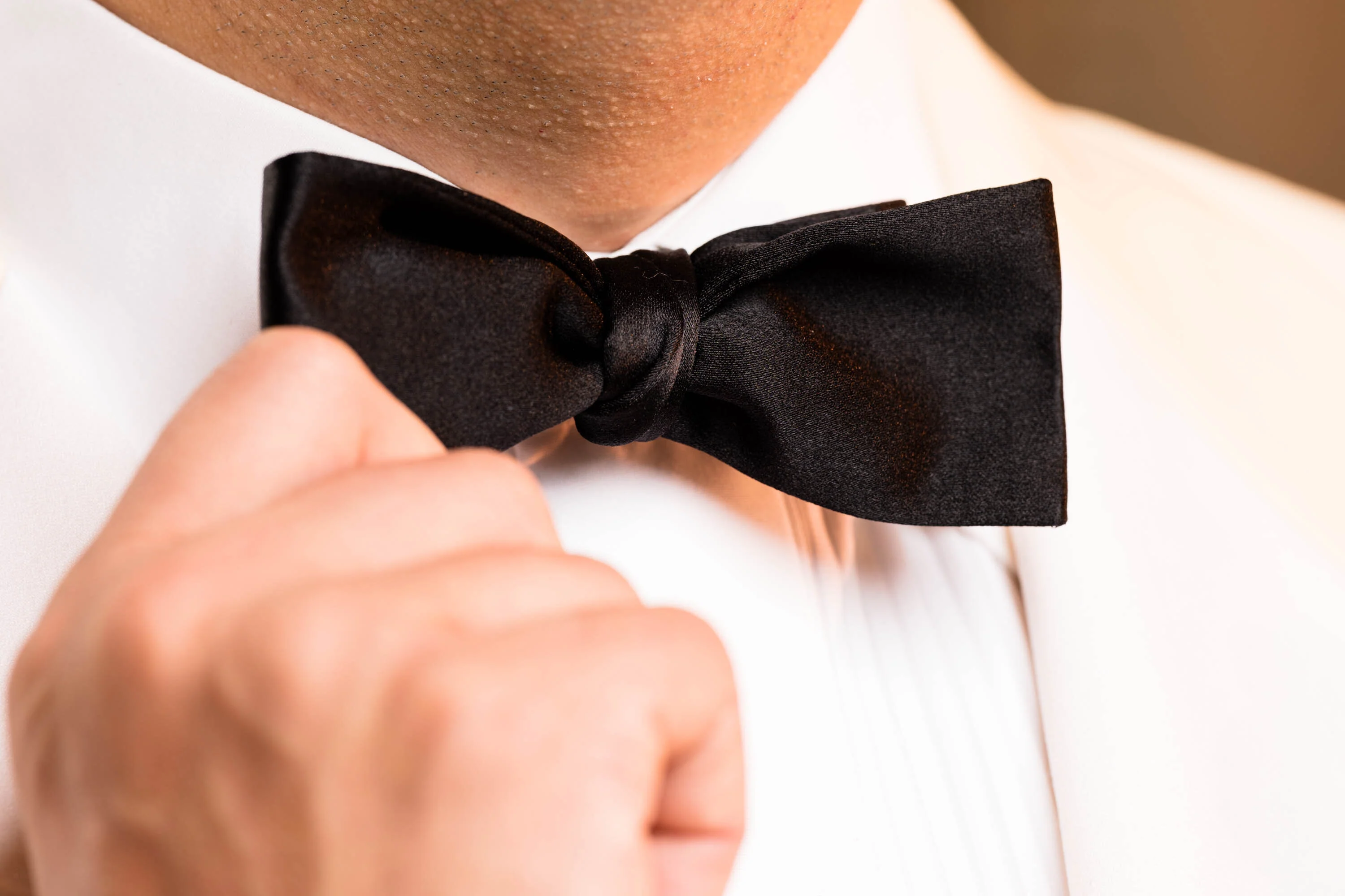 Black Batwing Silk Satin Bow Tie - Image 5