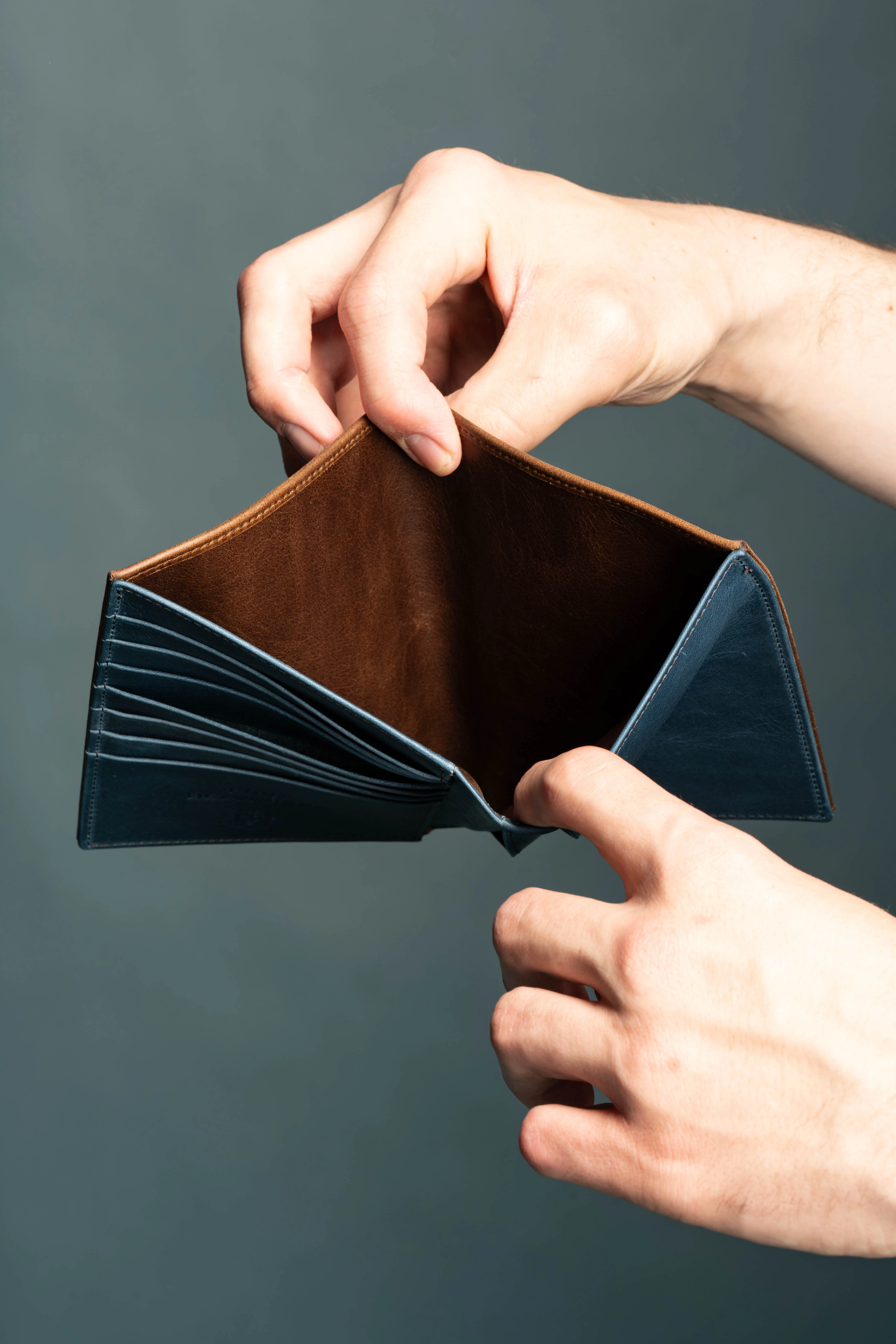 Classic 10 Card Bifold Mahogany & Blue Two Tone Leather Wallet - Image 8