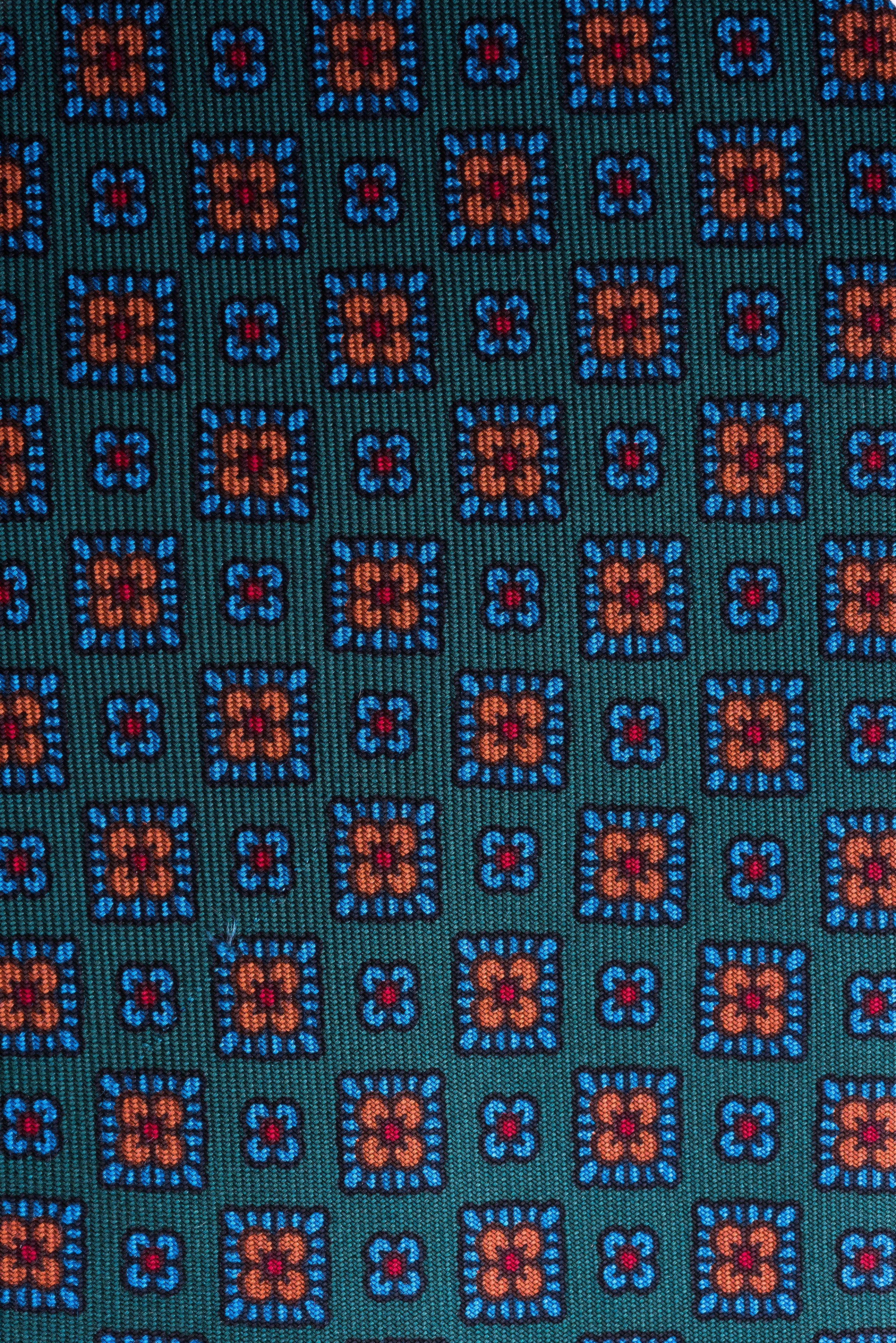 Green Motif Madder Silk Tie - Image 8