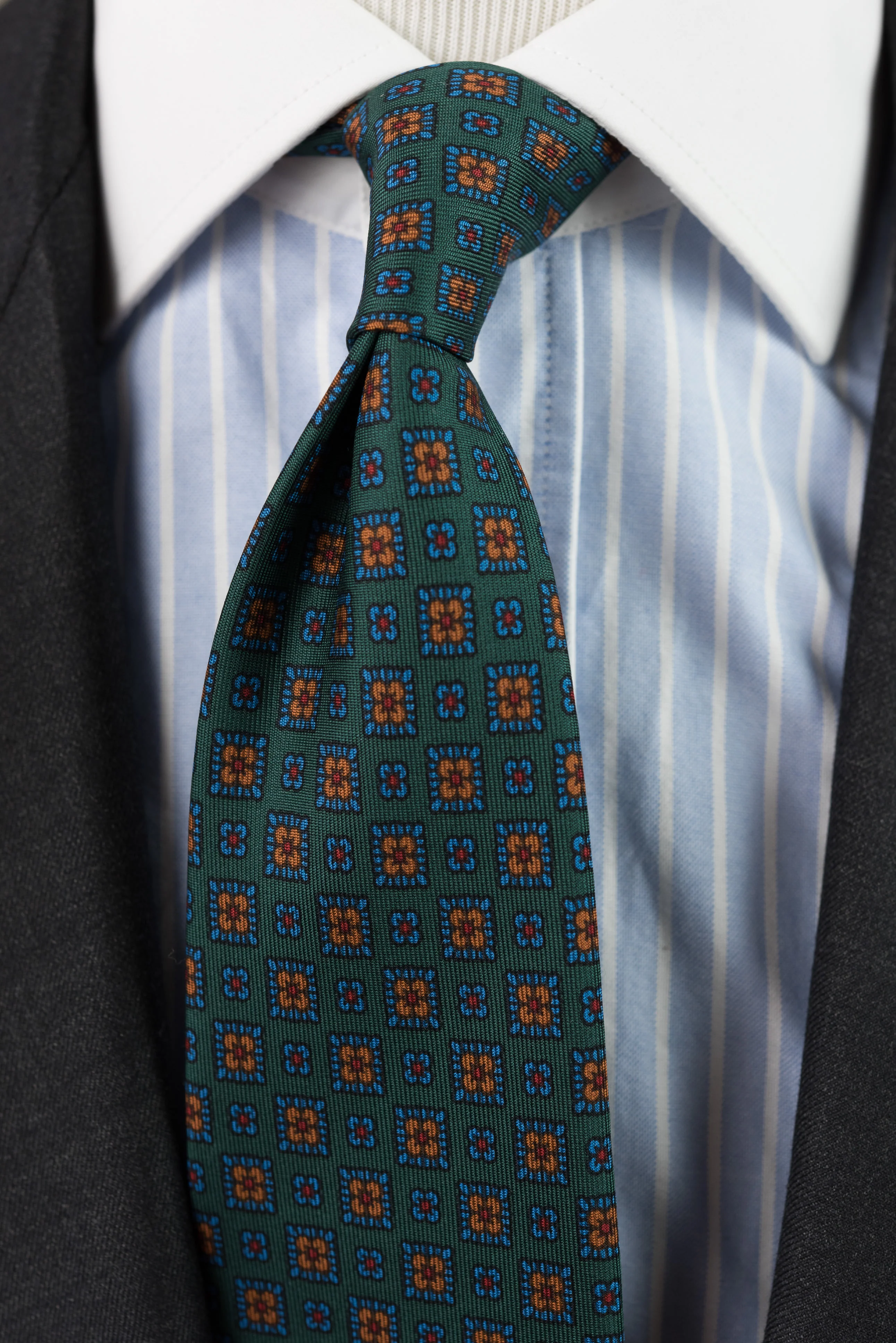 Green Motif Madder Silk Tie - Image 9