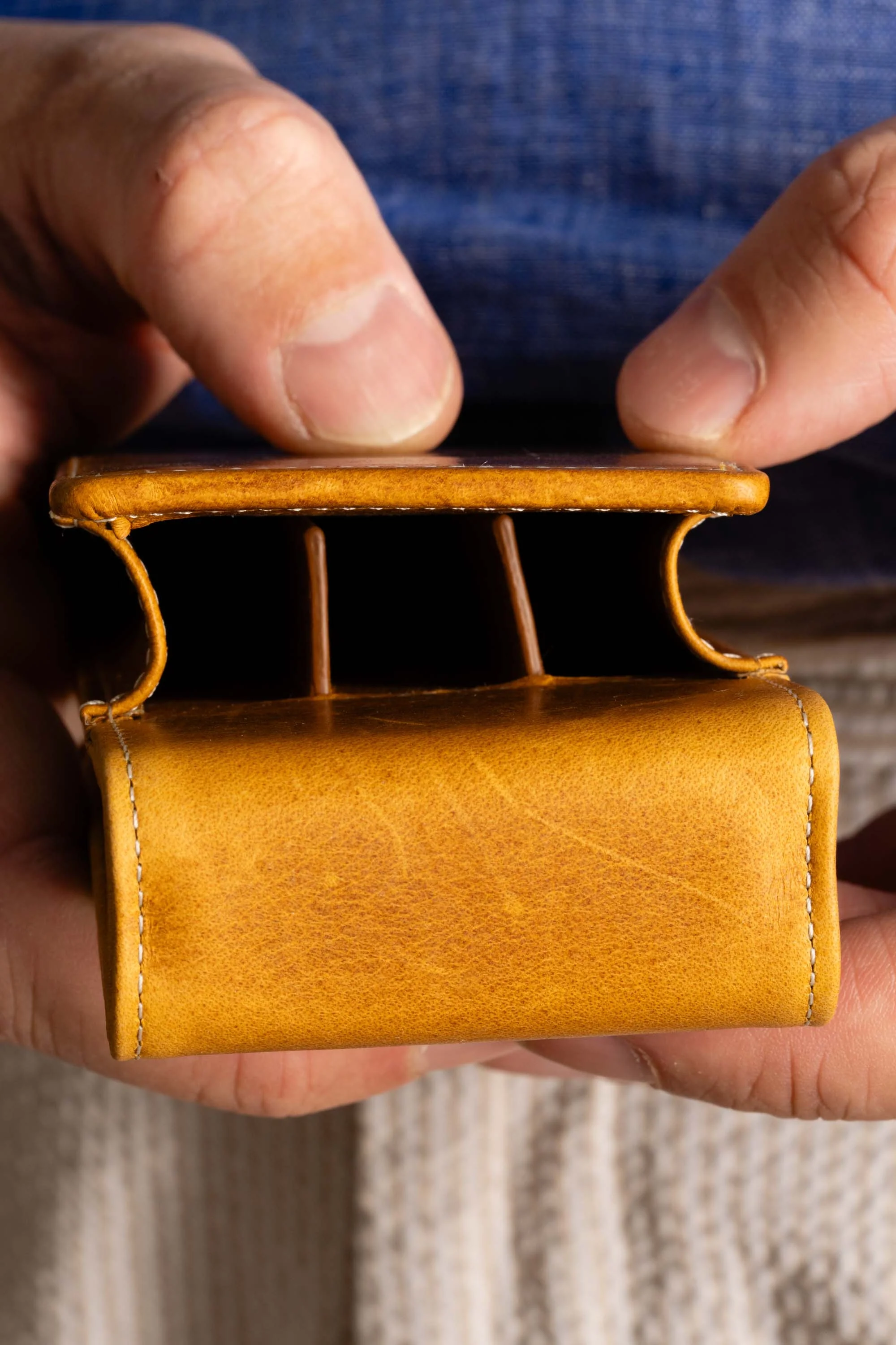 Vintage Gold Americana Full-Grain Leather Pen Case - Image 13