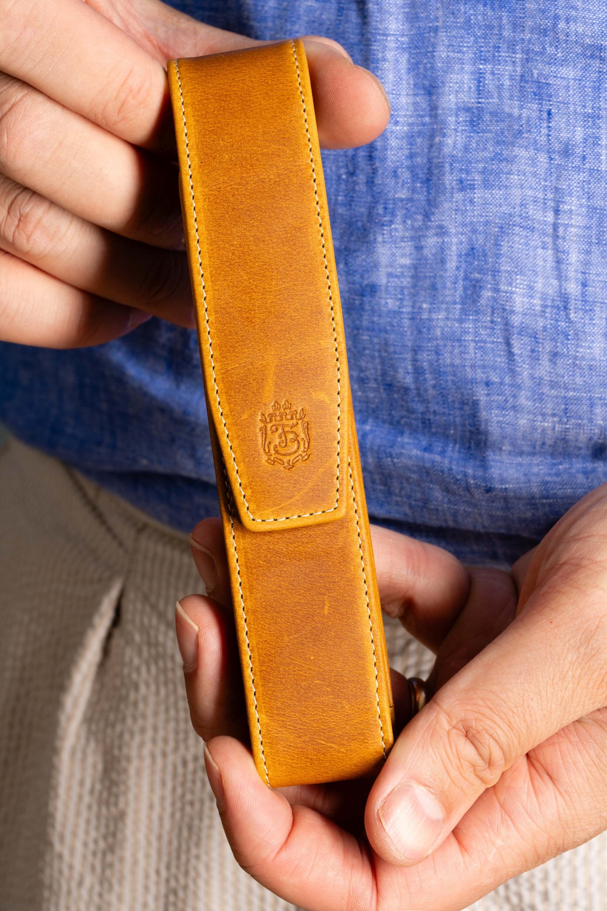 Vintage Gold Americana Full-Grain Leather Pen Case - Image 6