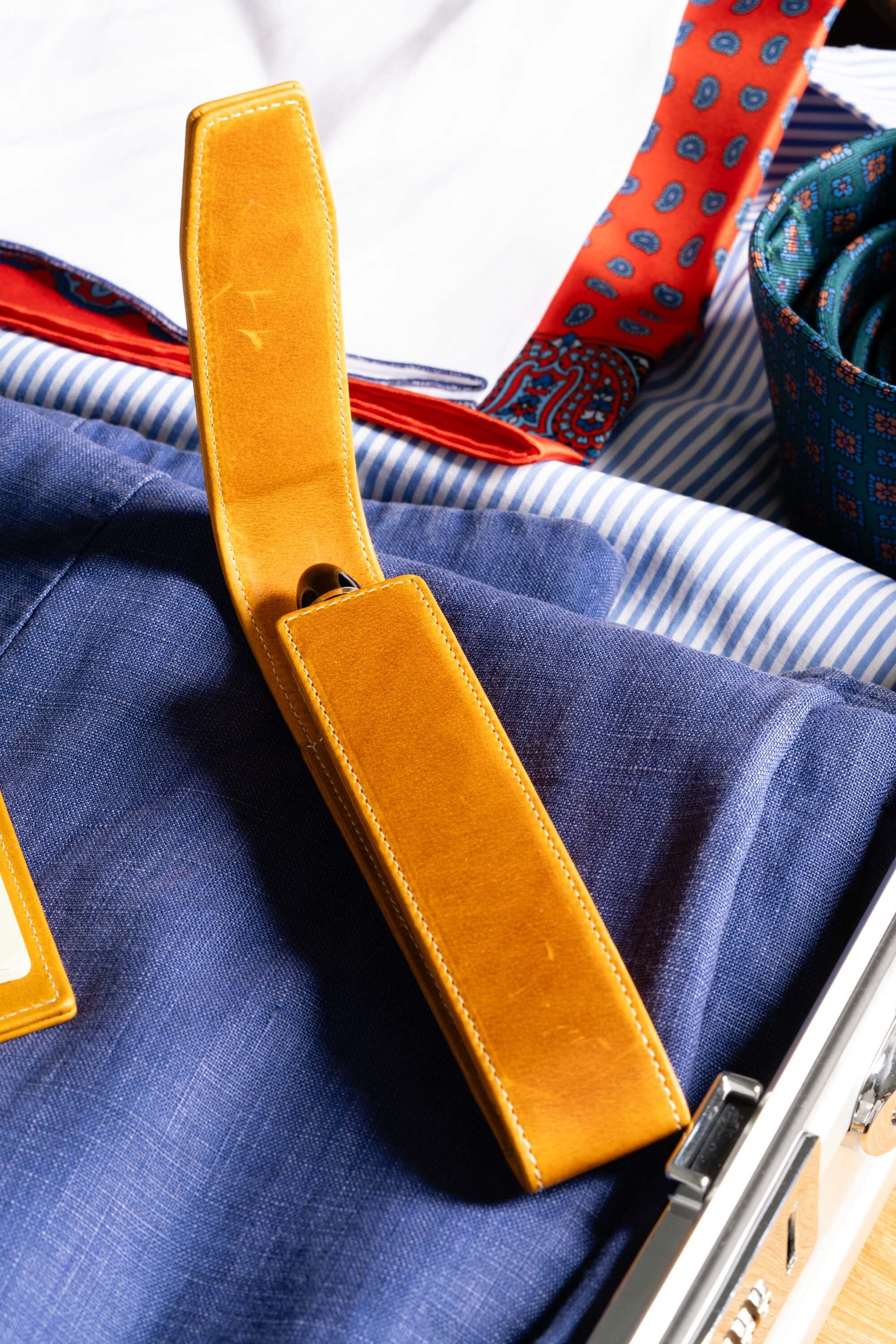 Vintage Gold Americana Full-Grain Leather Pen Case - Image 7