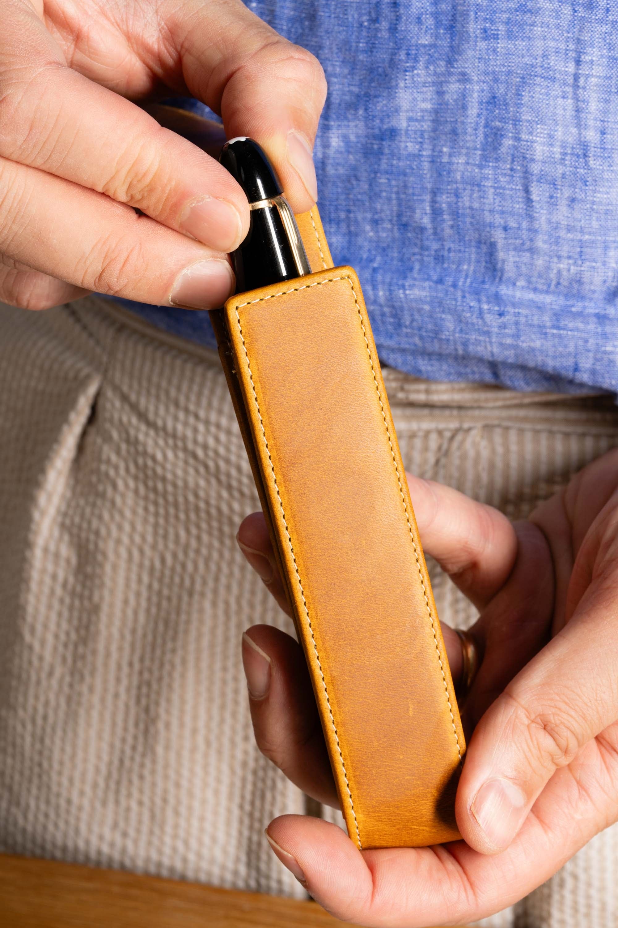 3-Pen Vintage Gold Full-Grain Leather Pen Case - Image 19