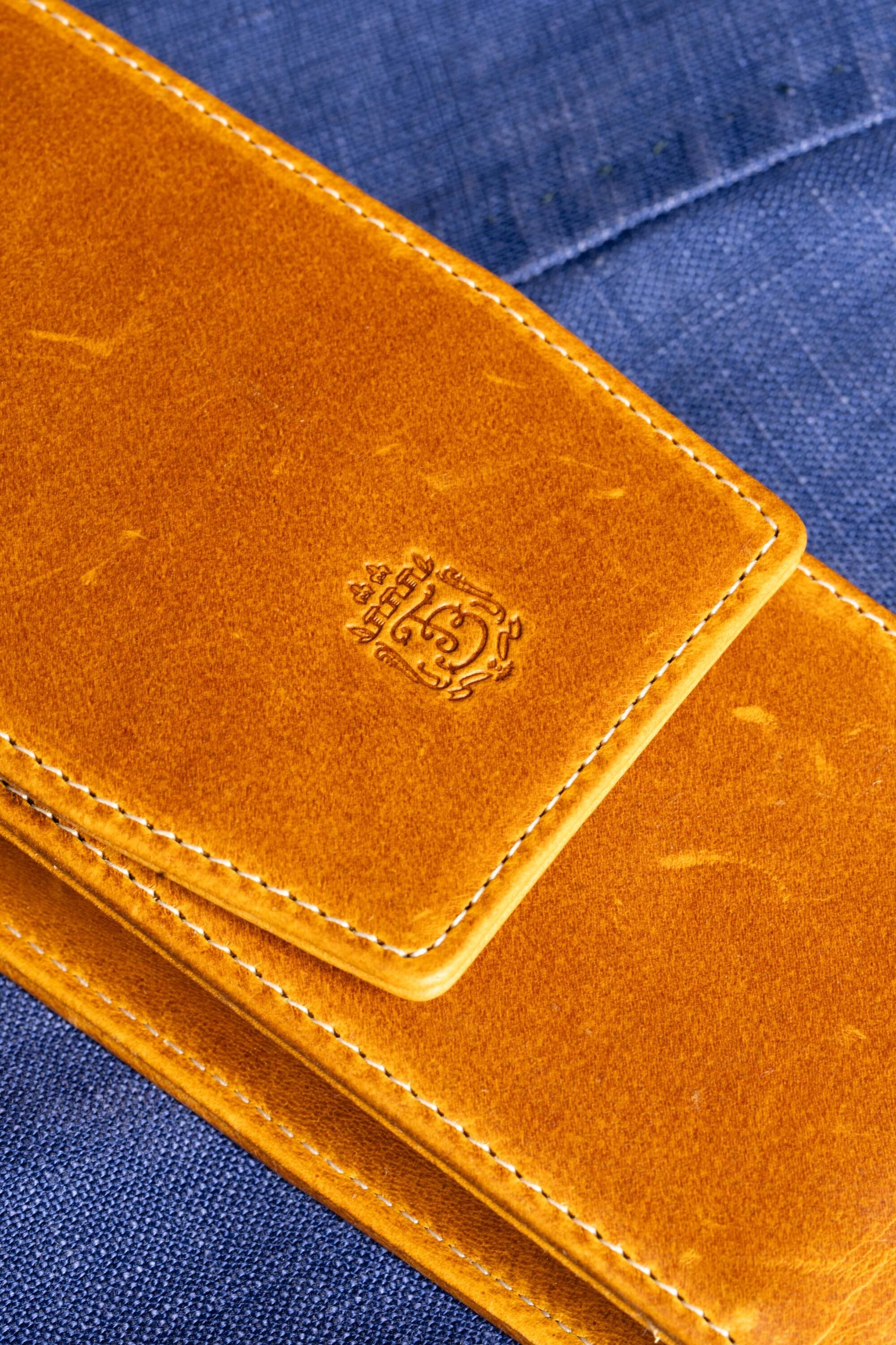 3-Pen Vintage Gold Full-Grain Leather Pen Case - Image 5